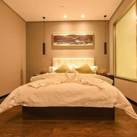 Metropolo,Shanghai,Hongqiao Airport,Wuzhong Road Екстериор снимка