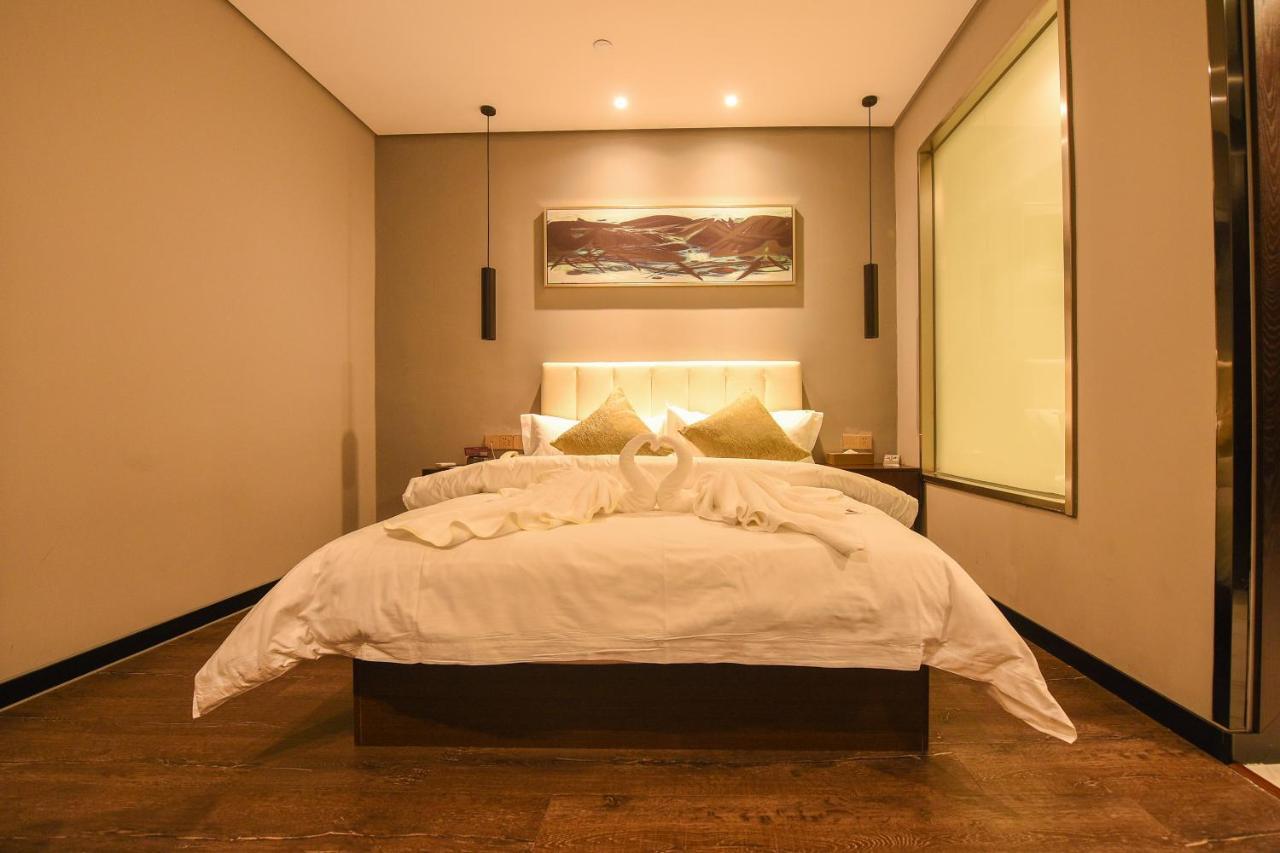 Metropolo,Shanghai,Hongqiao Airport,Wuzhong Road Екстериор снимка