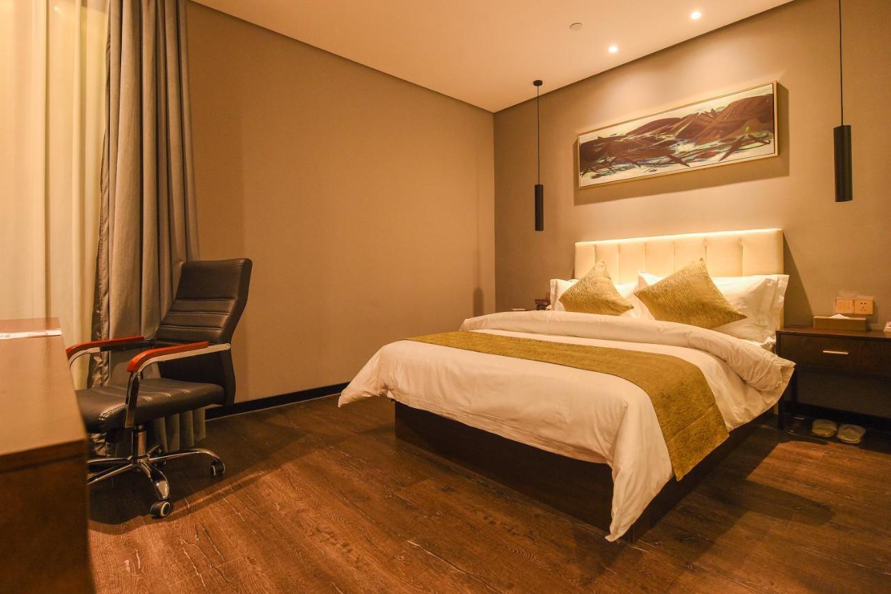 Metropolo,Shanghai,Hongqiao Airport,Wuzhong Road Екстериор снимка