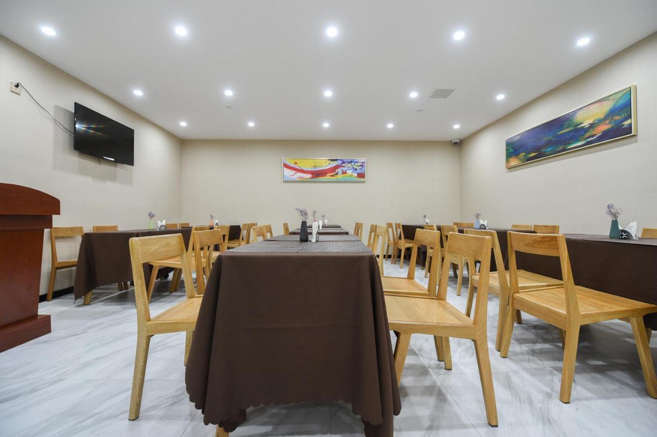 Metropolo,Shanghai,Hongqiao Airport,Wuzhong Road Екстериор снимка