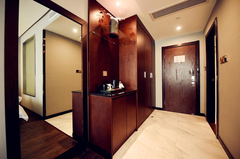 Metropolo,Shanghai,Hongqiao Airport,Wuzhong Road Екстериор снимка