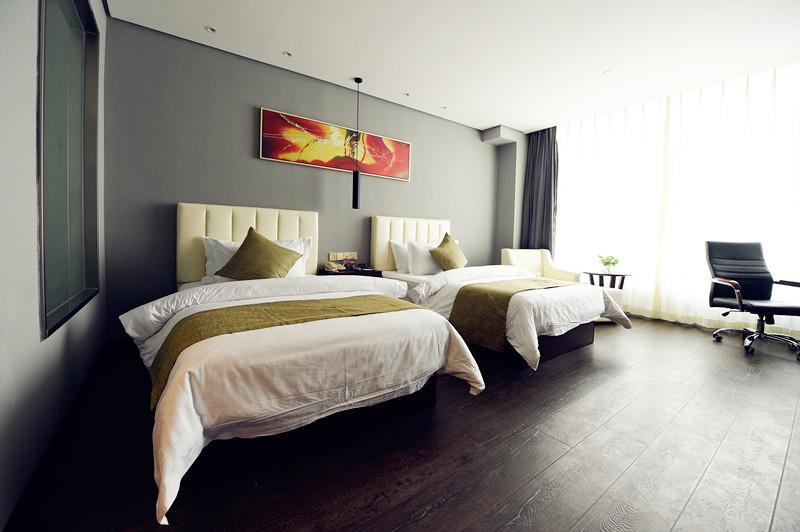 Metropolo,Shanghai,Hongqiao Airport,Wuzhong Road Екстериор снимка