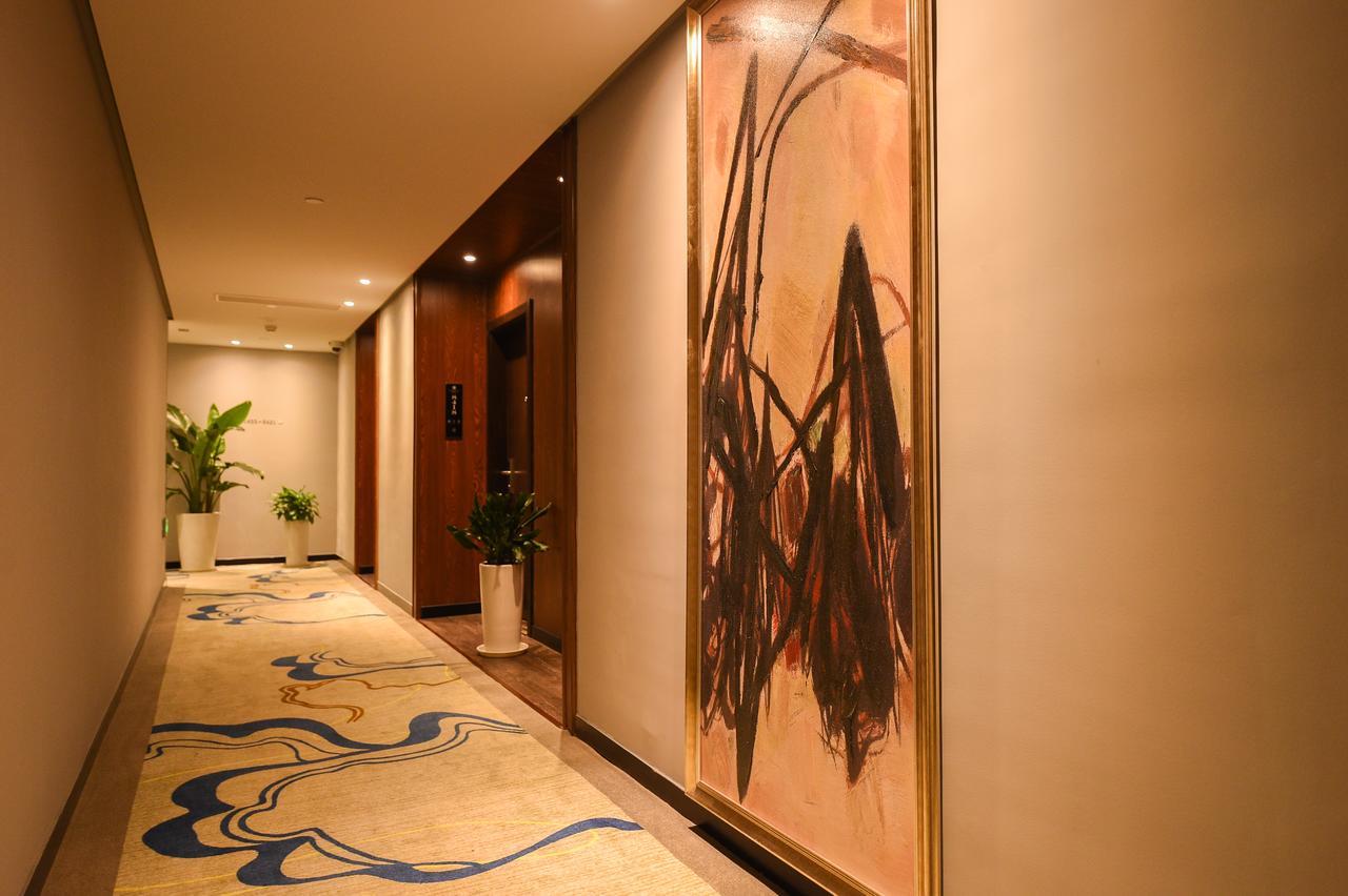 Metropolo,Shanghai,Hongqiao Airport,Wuzhong Road Екстериор снимка